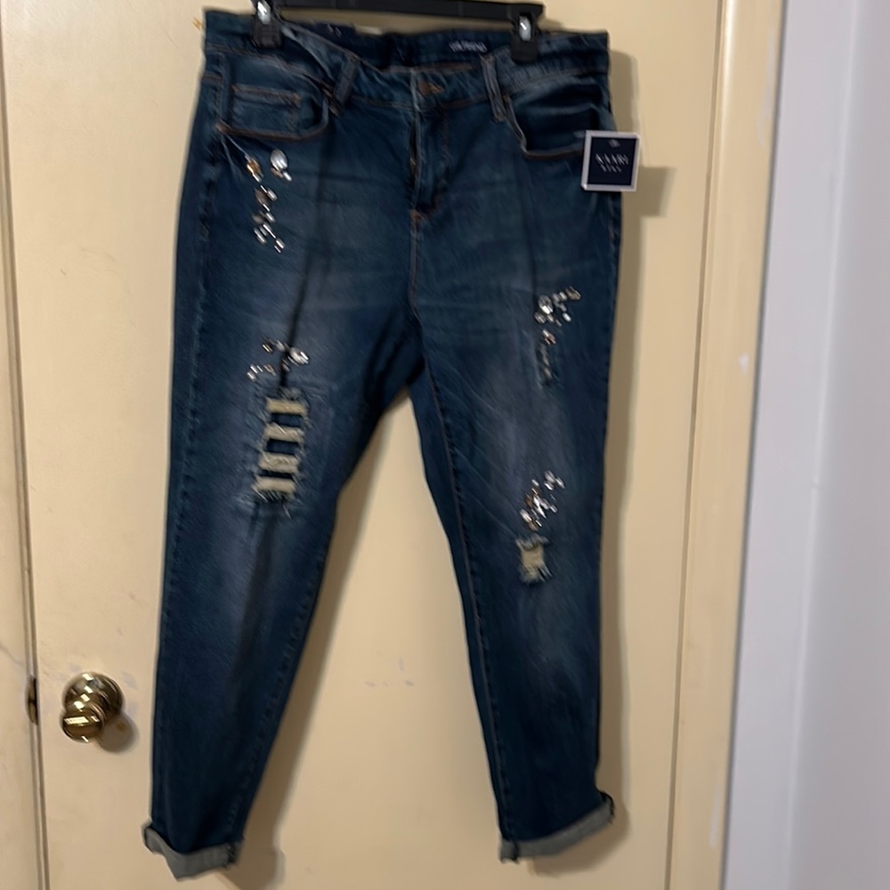 NWT Kaari Blue Women’s Bejeweled Mid Rise Straight Leg Distressed Jeans. Size 12